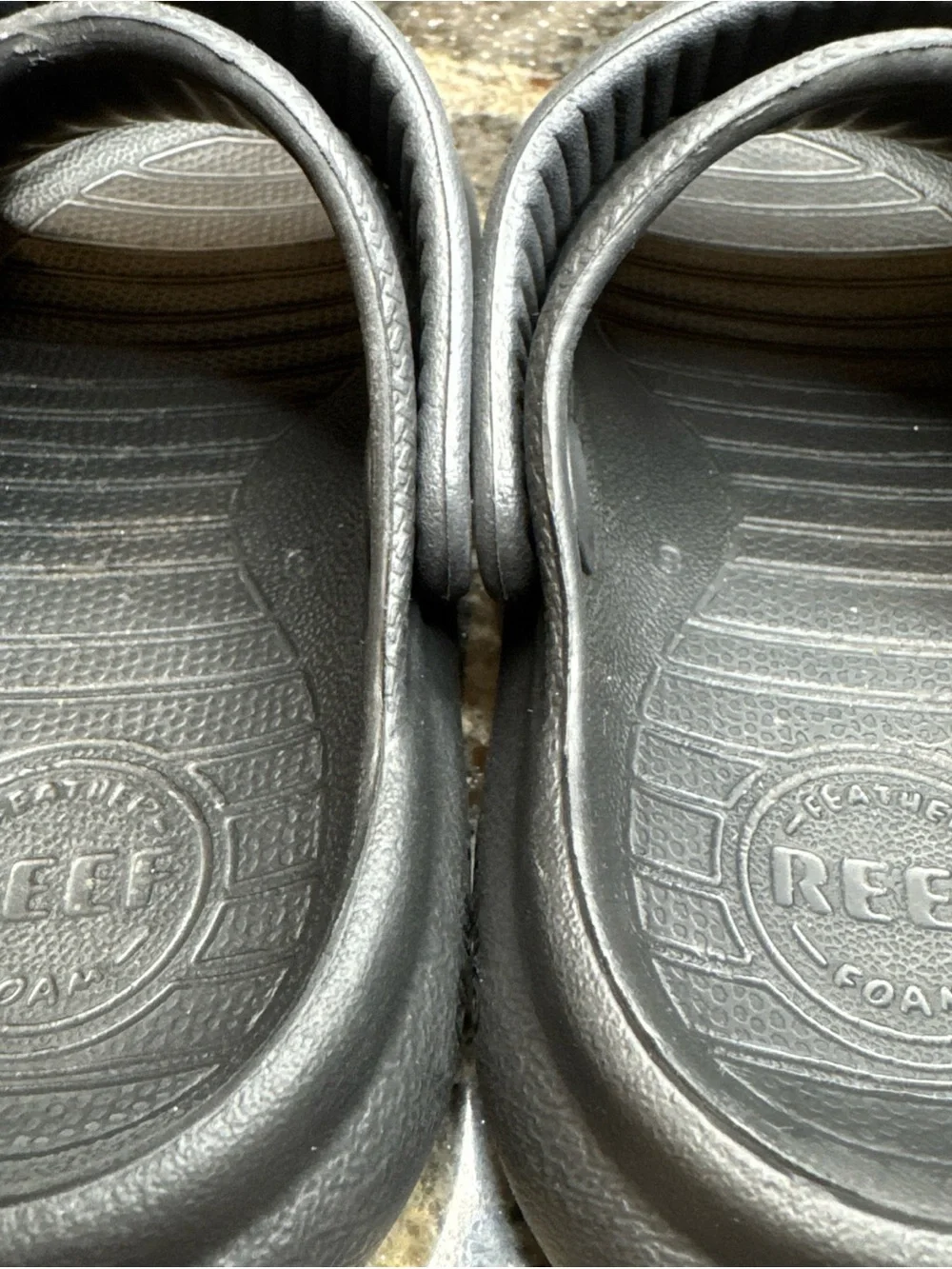 Reef Little Rio Slide Black Size 8 Hardly Used